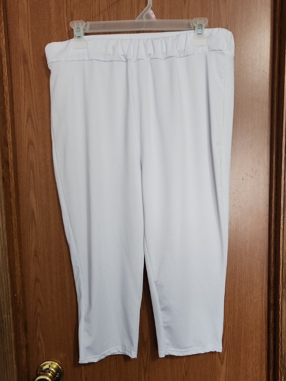 Source Unknown White Pull-On Capri Pants